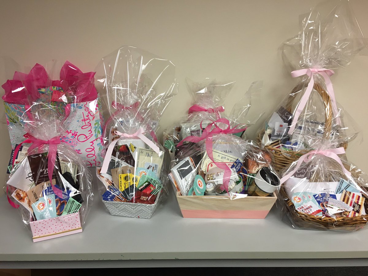 DoTheRace's tweet photo. Got our raffle prizes all lined up for Race day this Sunday! Thanks to all the awesome businesses who donated prizes! 🎁🎁🎁 https://t.co/NRsBRWUSfW
