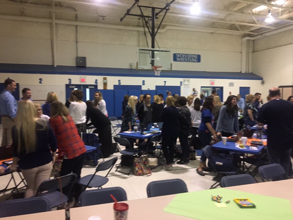 TarahTesmer's tweet image. Practicing #yesAnd brainstorming! #weared68 unconference!