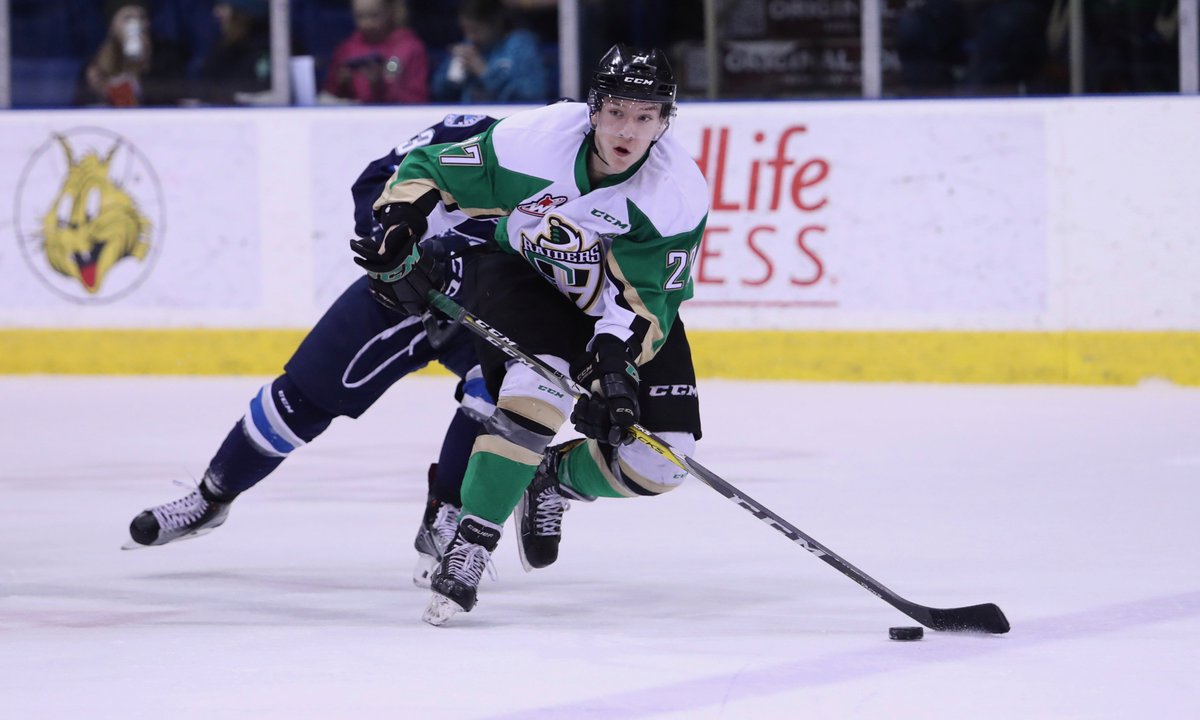 PARaidersHockey's tweet photo. Happy 18th Birthday to the pesky and pugnacious @Parks_17! https://t.co/FnLP2LE6LC