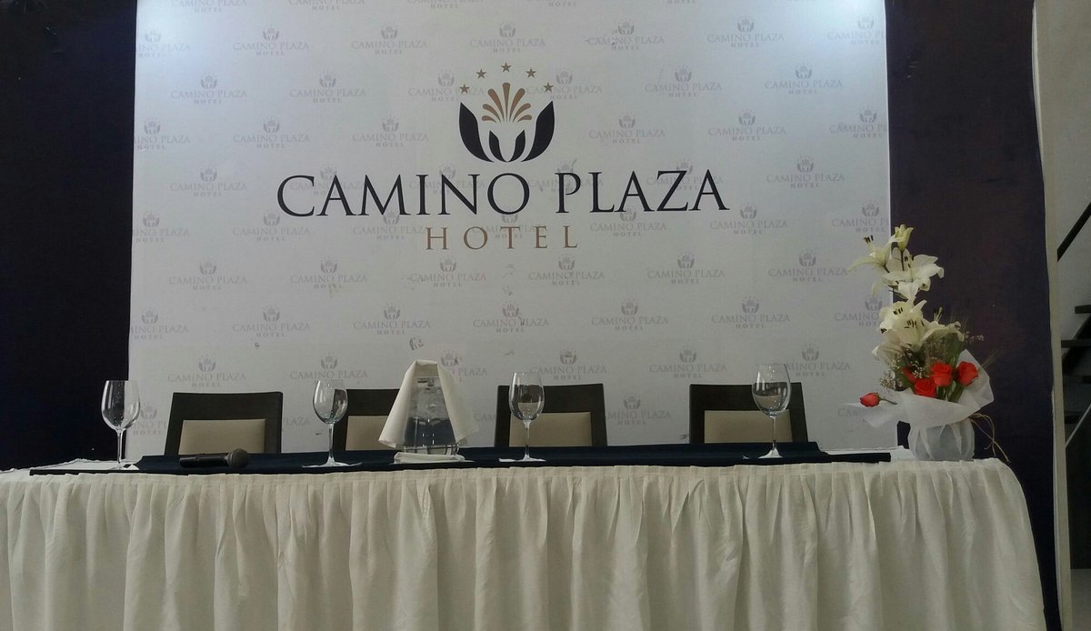 CMPBolivia's tweet photo. ¡En algunos minutos más se dará inicio a la conferencia de prensa en Cochabamba para el gran Festival Internacional del humor! https://t.co/ANwjJjMboZ