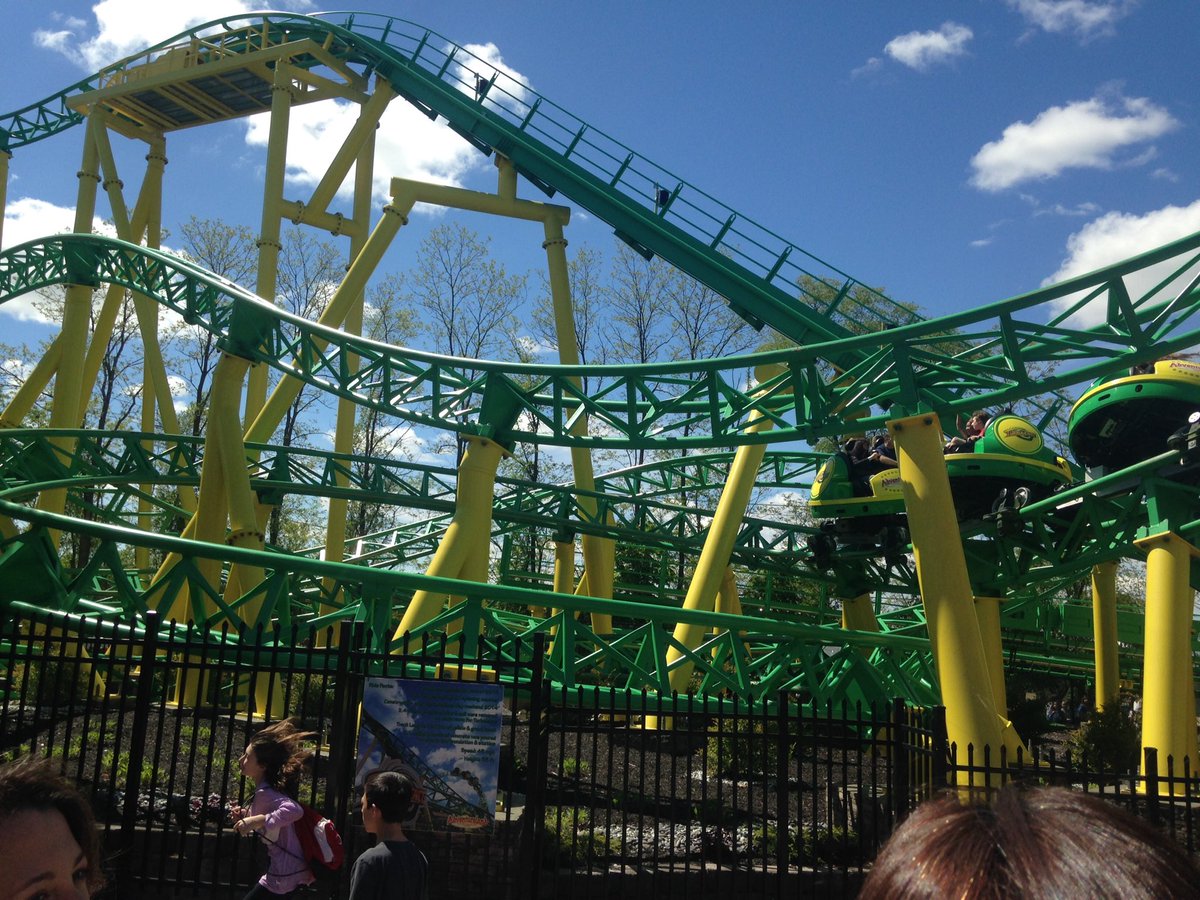 librarynewz's tweet photo. Adventure land 2017 @BernerChiefs family bonding. #bernerfamily #adventureland2017 https://t.co/tFGyKtTzYP