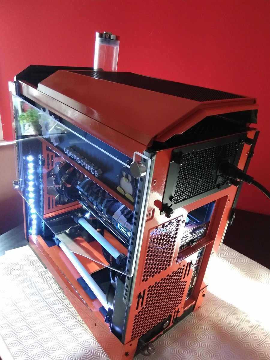CoolerMaster's tweet photo. People's Choice Award: it's your time to decide https://t.co/N7Uz825emM Projec DuZeru by Andre Paula #CASEMOD2017 #TowerMod https://t.co/yw5qoGDw1k
