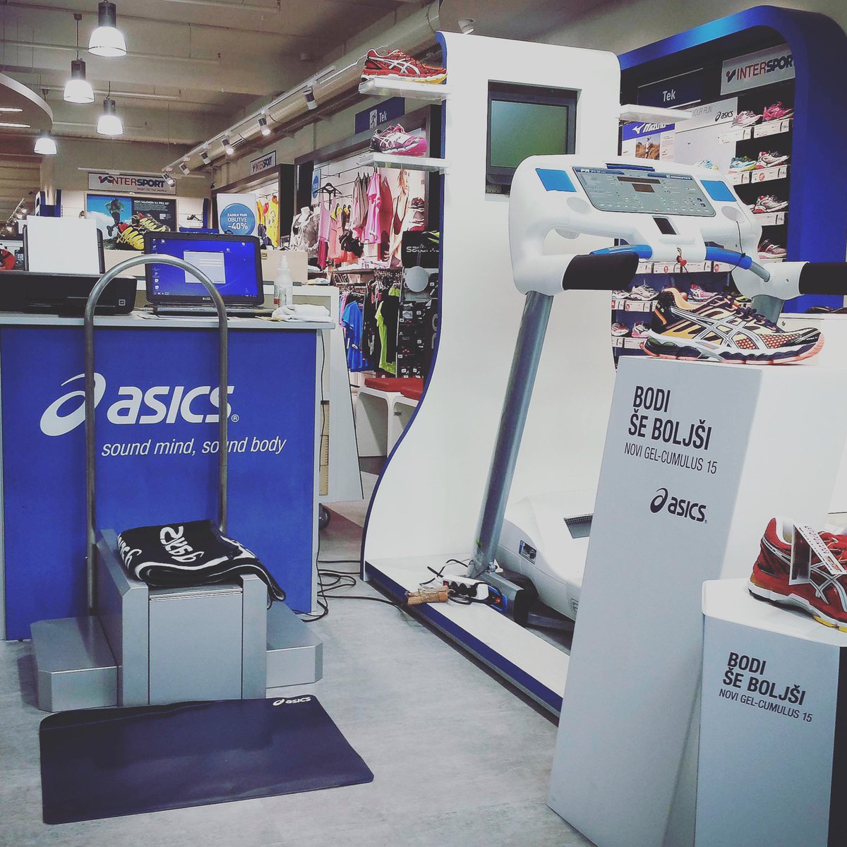 IntersportSLO's tweet photo. Dodatni termini za meritve stopal Asics Foot ID v Ljubljani. Preveri na https://t.co/JiQ6wXl12E #asics #intersport #ljubljana #tekaci https://t.co/tDNID8K2DD