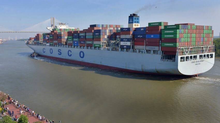 GAFollowers's tweet image. At 160 ft. wide and 1,200 ft. long, the largest container ship ever to visit the U.S. East Coast arrived in the Port of Savannah yesterday.