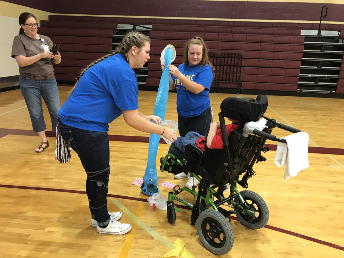 InteractClub281's tweet image. All the students had a blast at the fun stations we set up! @themagnoliahigh