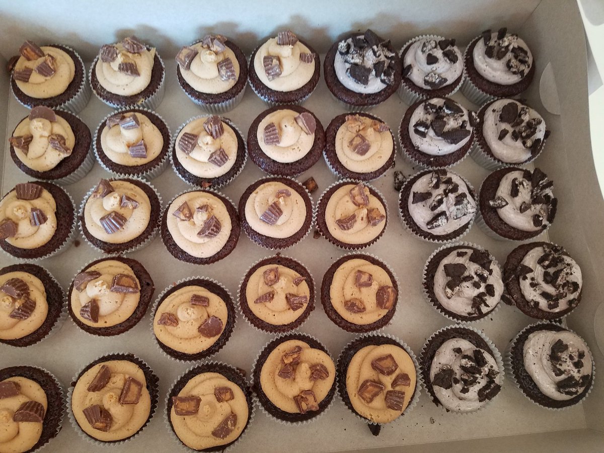 slugbugbakery's tweet photo. Little bites of heaven!!! Cupcakes!! https://t.co/w3wQ9tYJd2