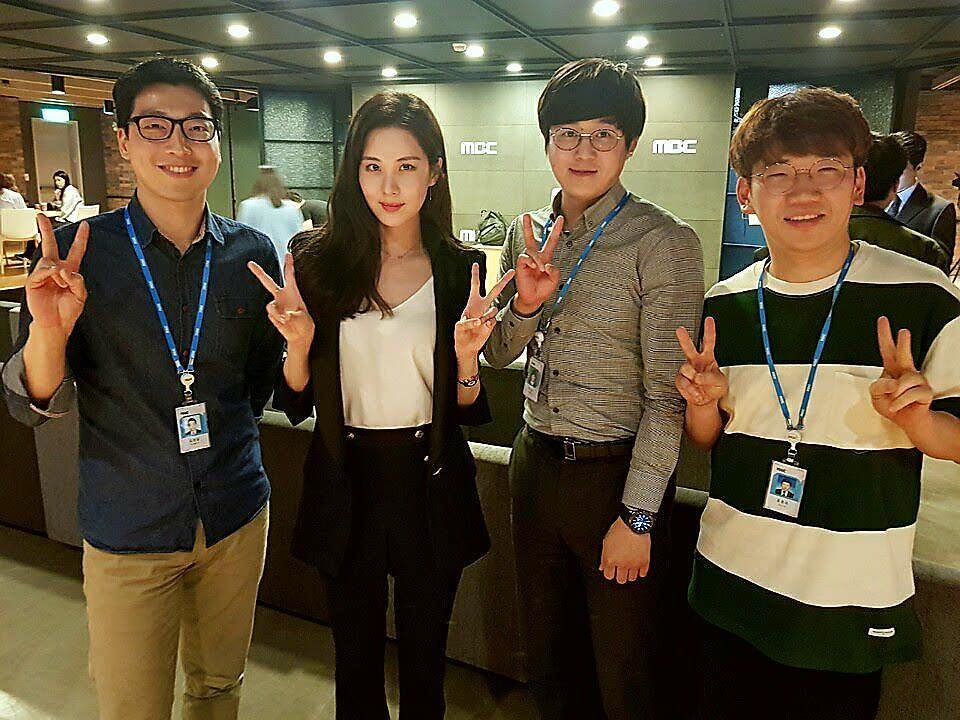 [PIC][12-05-2017]SeoHyun tham dự buổi họp báo ra mắt Dram cuối tuần của kênh MBC - "Bad Thief, Good Thief" vào trưa nay C_p3-45VwAAcPX4