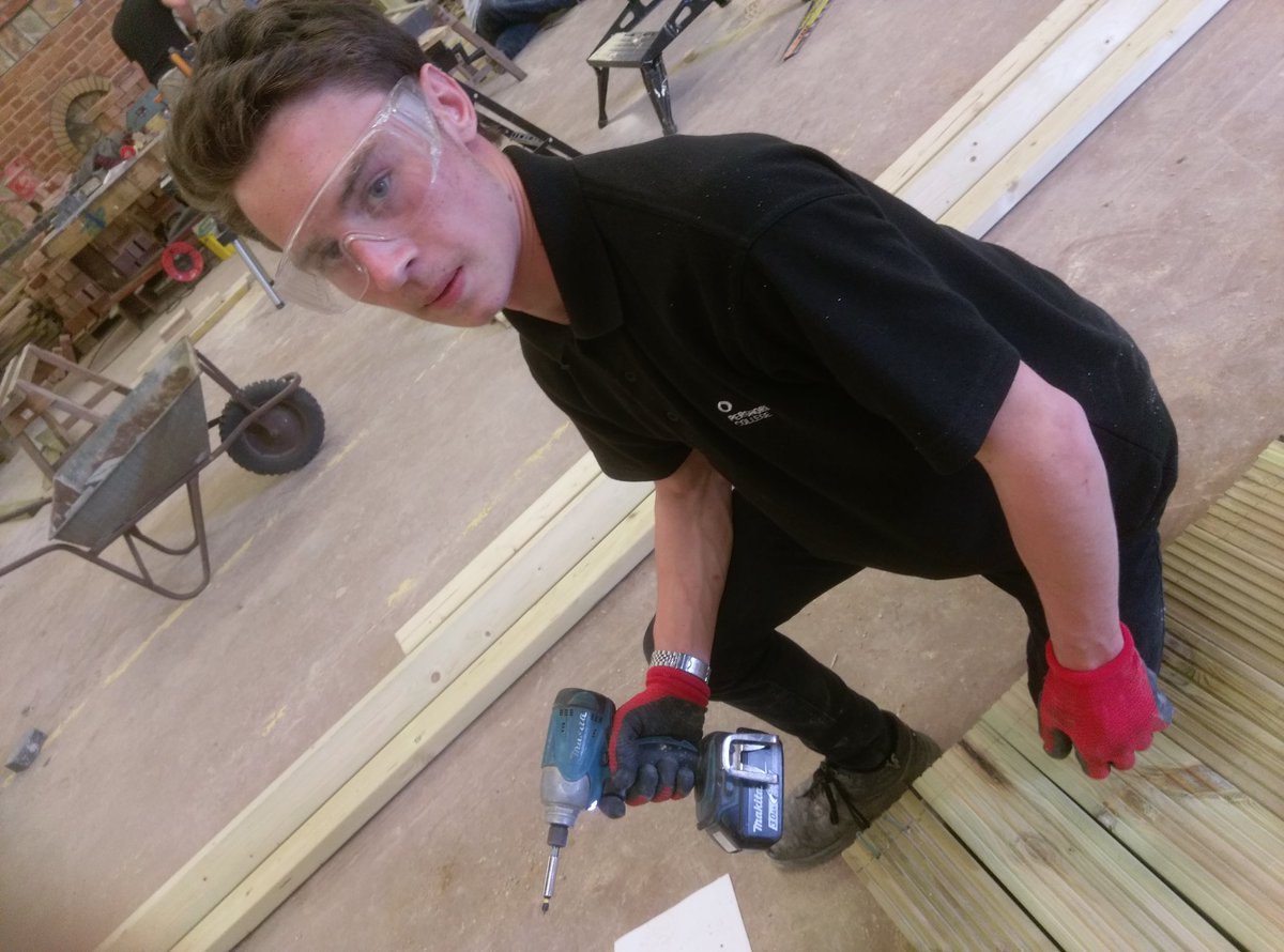 1st heat today @WarwickshireCol  Pershore @APLWorldSkills huge thanks to sponsors @MarshallsGroup <a href="/MakitaUK/">Makita UK</a> <a href="/jajonesUK/">J A Jones & Sons</a> &amp; now <a href="/Greentechltd/">Green-Tech</a>