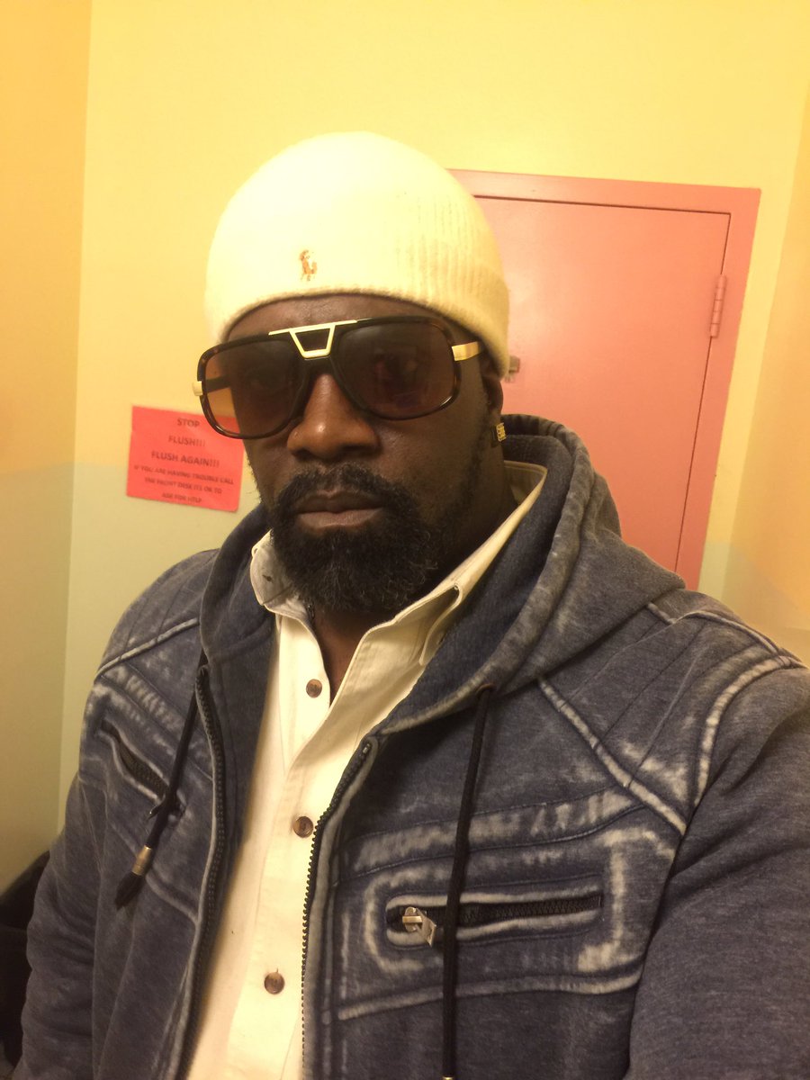 MACDONTHEFIFTH's tweet photo. @shampoo_ynvs  hello Macdonthefifth is in the building hope your doing fine and your family is well just give you a shout out bro https://t.co/k77Ls5PFb0