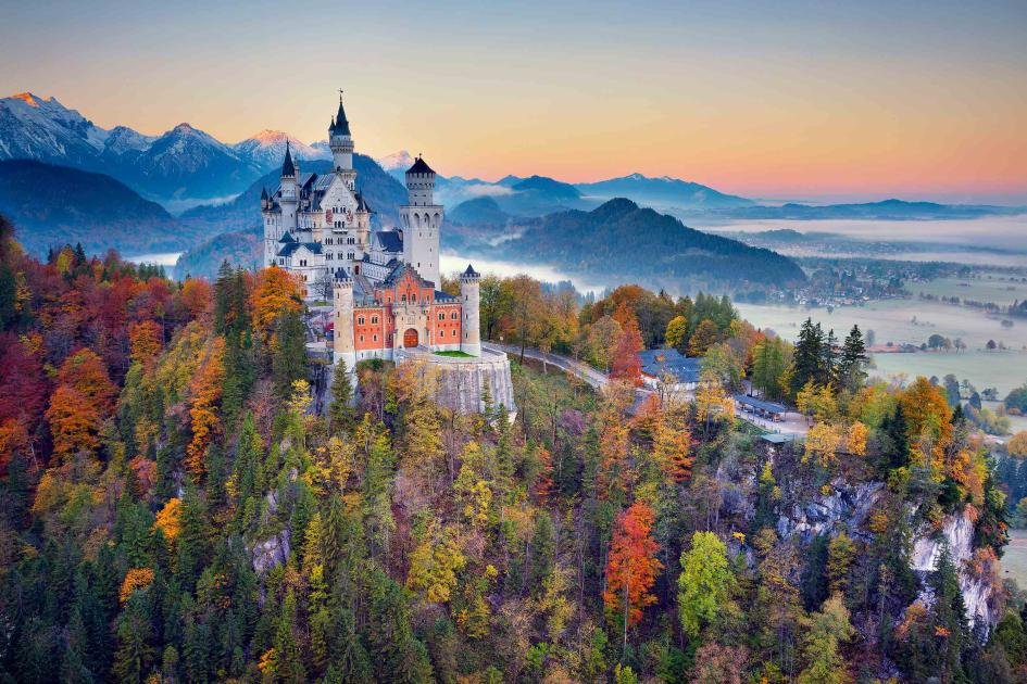 proactivevee's tweet photo. These real-life castles across Europe look like they came straight out of a fairytale https://t.co/dW1P15nbQV https://t.co/0pOTHtAY4D