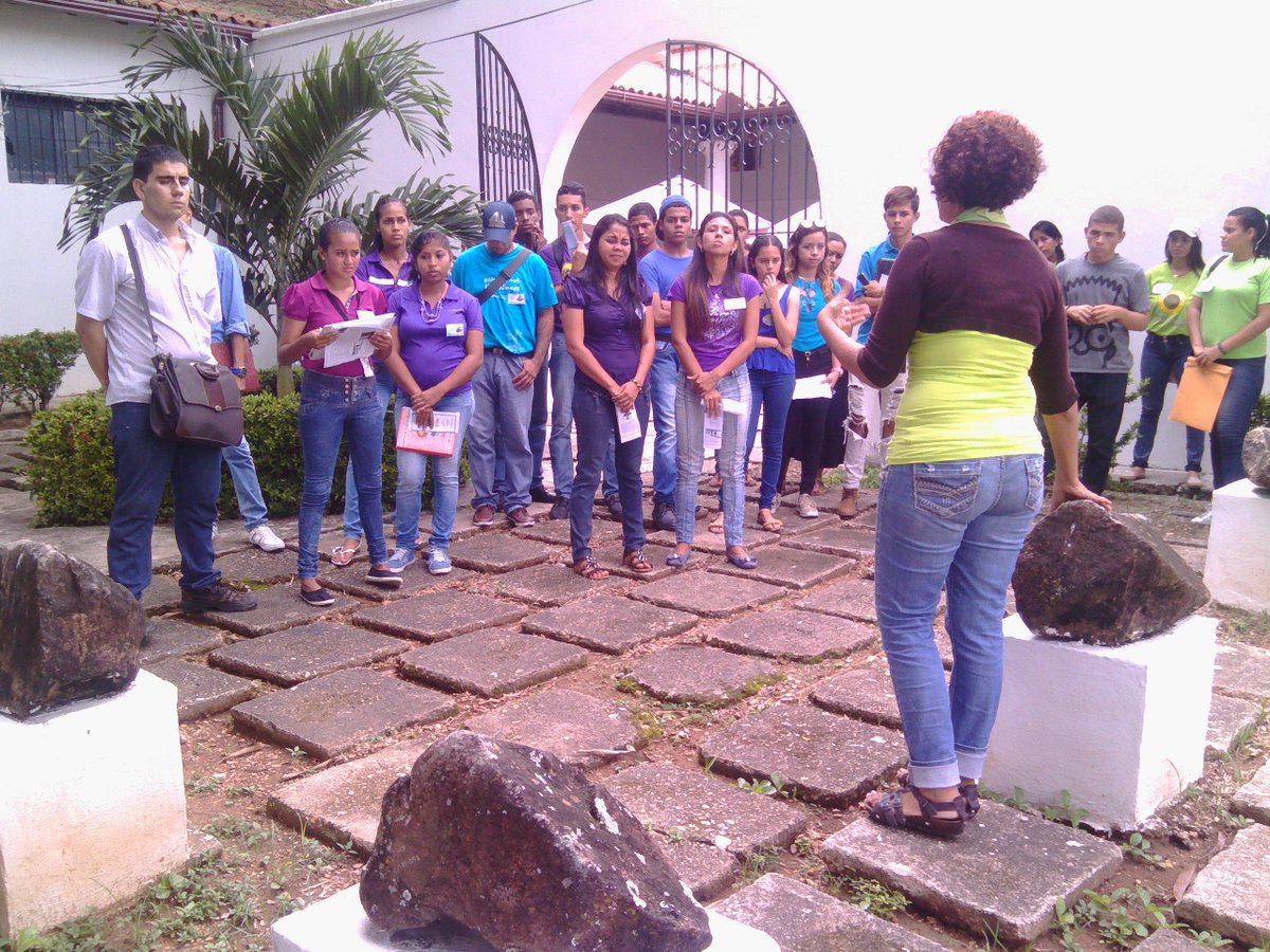 INCESCOJEDES's tweet photo. #JuventudInces “Curso orientación Al turismo Culmina con práctica como promotores turisticos con recorrido historico https://t.co/SrQYunqG8R