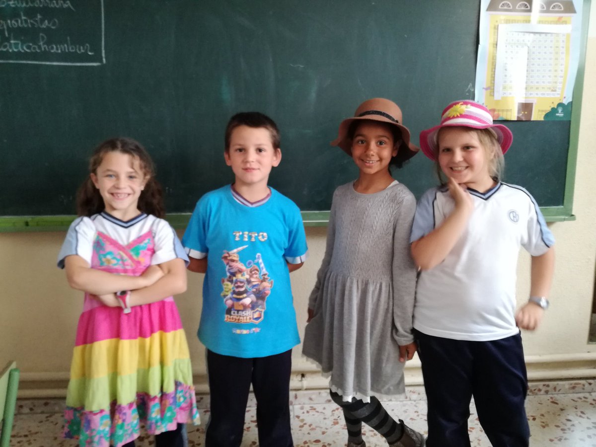 yelimarsol's tweet photo. It's PartyTime in @Colegiosrafael we love #singingDancing Year 2 Primary School. #englishIsFun We're happy Friday afternoon https://t.co/KHLagbdeRZ