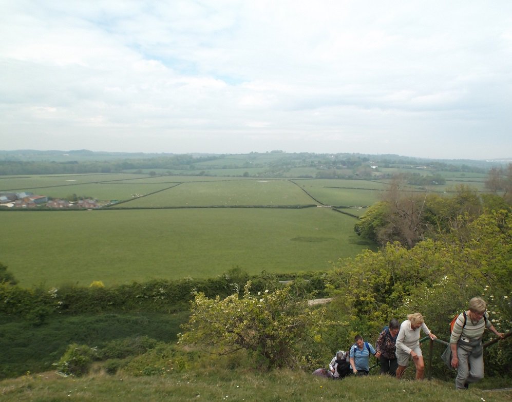 riowight's tweet photo. 11 May 2017 #hiking #rambling #walking #IsleWalk17 #downs #AsheyDown #IsleofWight #views #scenery #AdrianSearleswalks #WalksFromRails https://t.co/4ibVoGdSNr