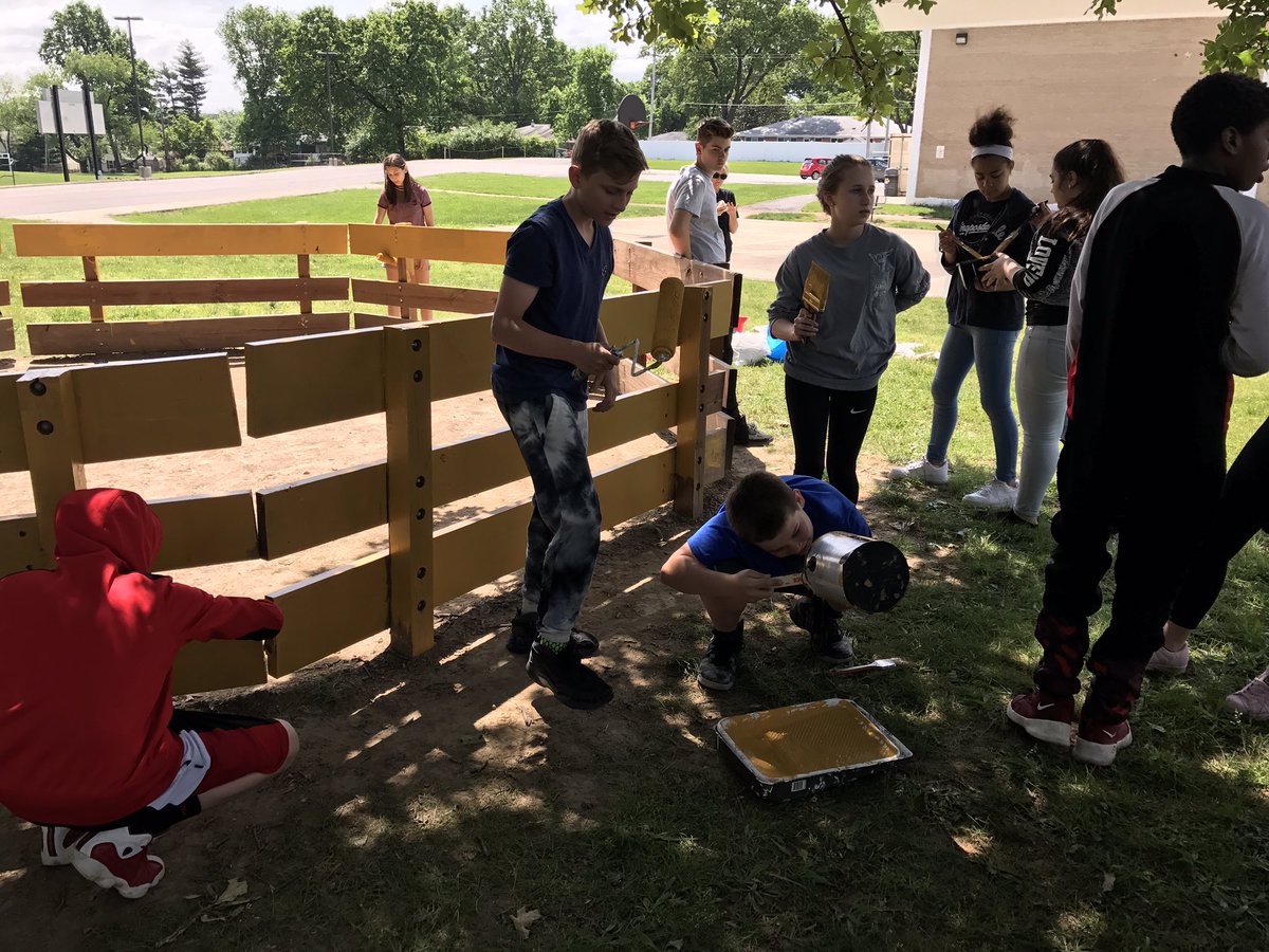 scribsmith's tweet photo. Painting the new Gaga pit. #afftonserves https://t.co/F6Dn2IFPkC