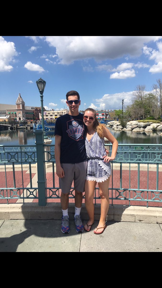 process21JE's tweet photo. Happy birthday Shan! Ly hope u have a great day..Go Hokies 🦃❤️😊 #kitchen2 @shanmcelroy13 https://t.co/5c7uuyBLCh