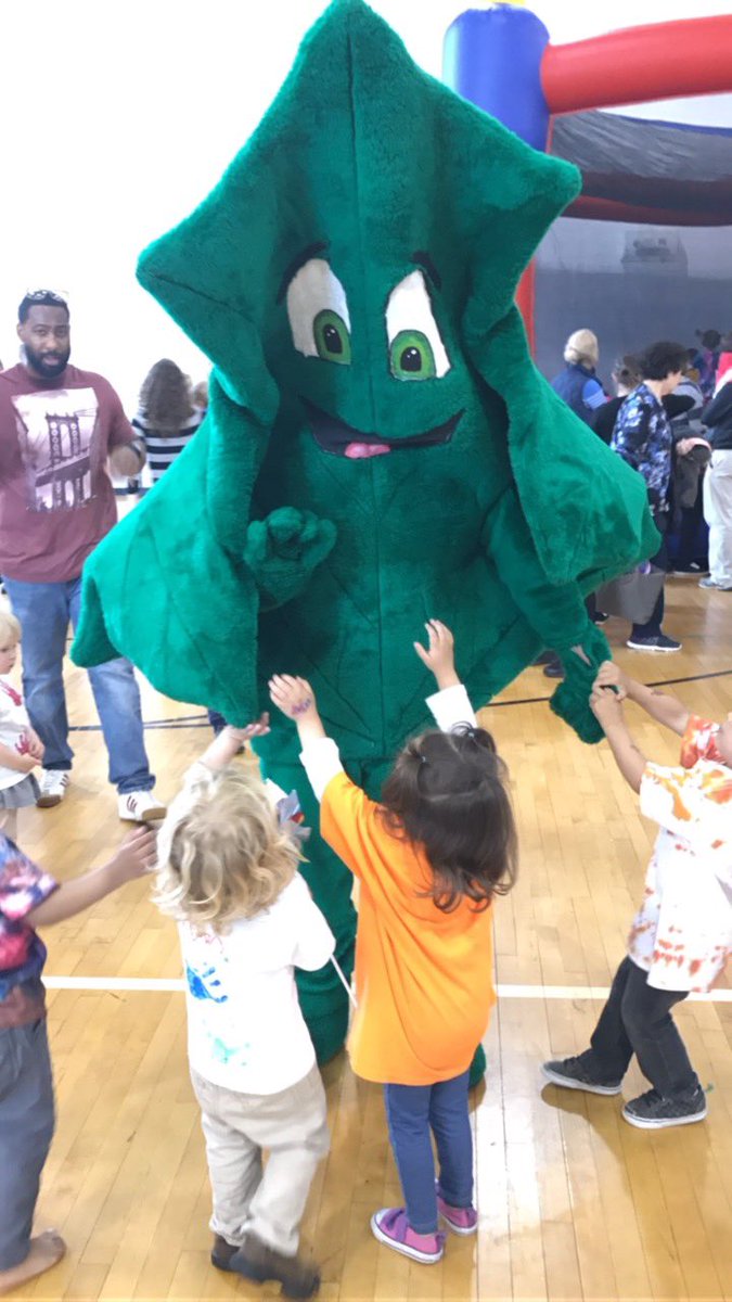 DCDPR's tweet photo. Our "Leaf" had a great day at the #AllThingsPlay event at Turkey Thicket Rec! #movegrowbegreen https://t.co/KKLbQmXLSq