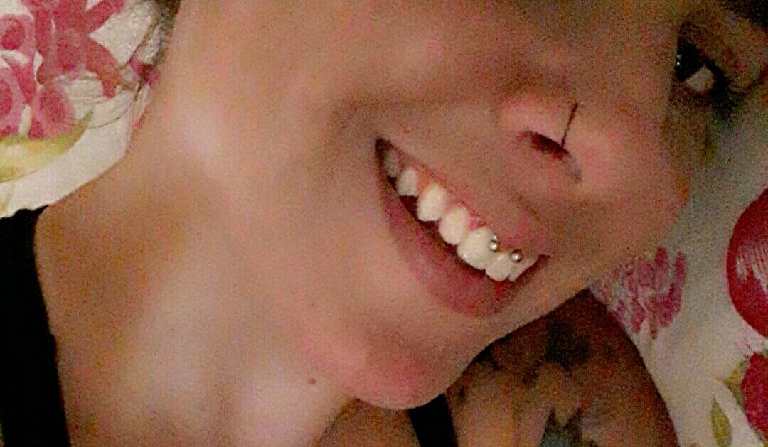 CrisContememais's tweet photo. Bunda e peito pode até ser bom, mas nada substitui a beleza de um sorriso! #Sorria #IssoQueImporta https://t.co/KfCjUU7JN7
