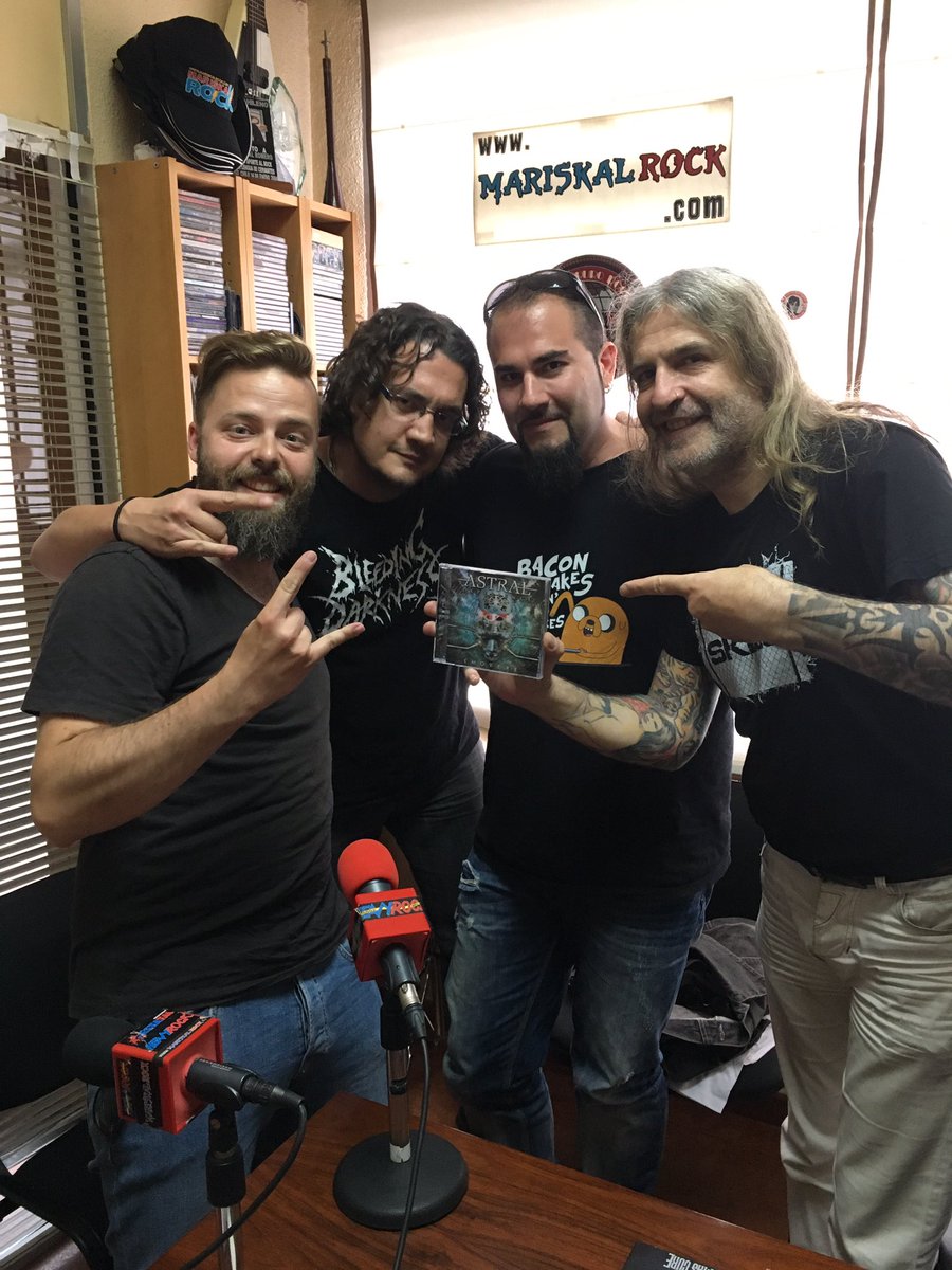 astralxp's tweet photo. Como siempre un placer estar en @mariskalrock con Oscar!! https://t.co/EtMvRTy07p