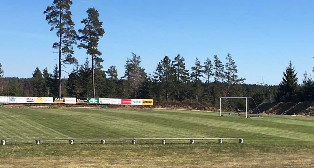 @LEIF_officiell <a href="/OrebroSK/">Örebro SK</a> <a href="/ifknorrkoping/">IFK Norrköping</a> <a href="/IFElfsborg1904/">IF Elfsborg</a> Snyggt!! 👍 Vädret har ju inte varit till en planskötares fördel direkt! 😉
Skogsängen i Torpa ser ut så här! 😃