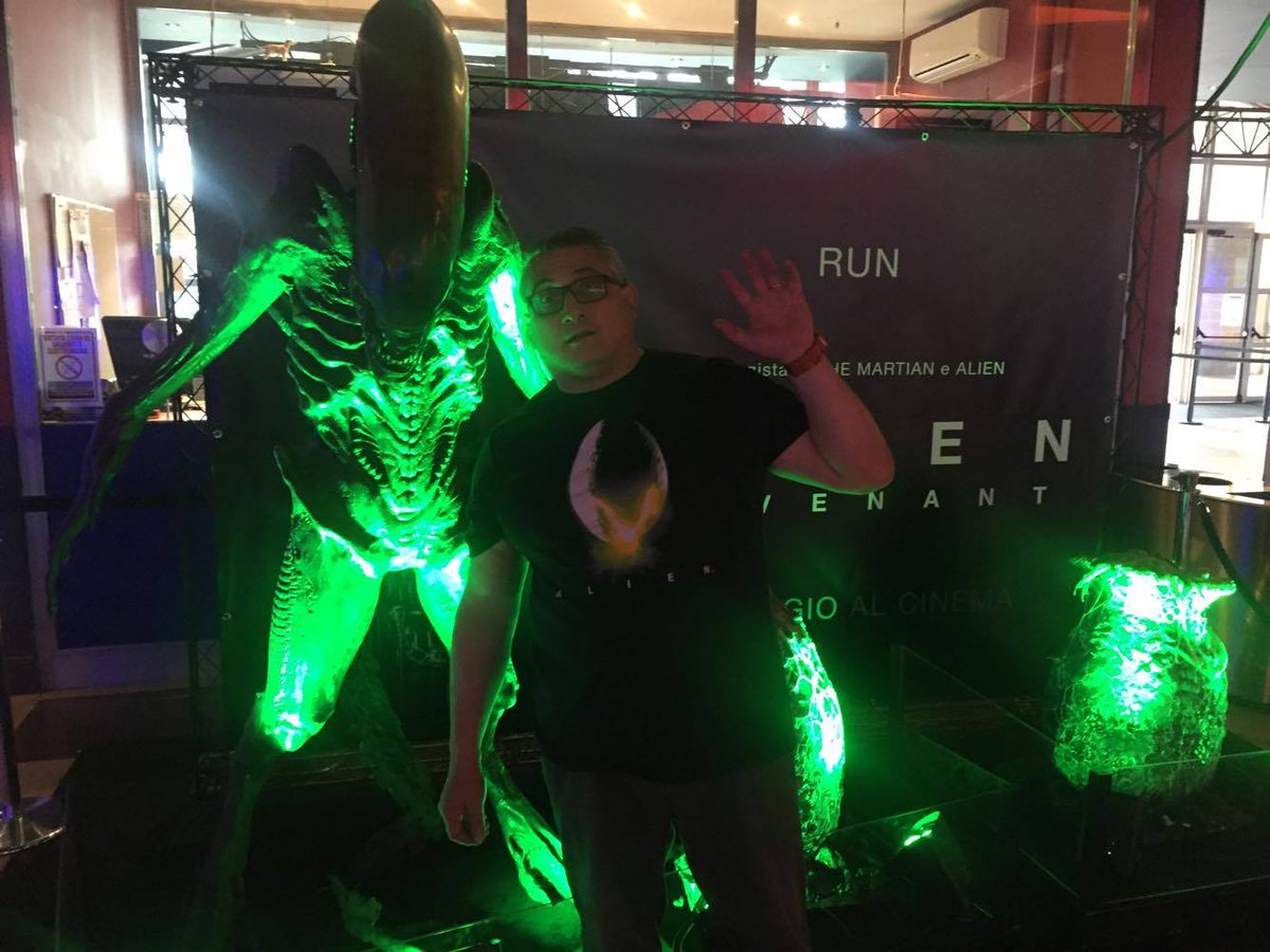20thCenturyIT's tweet photo. #AlienNight π½ nei @TheSpaceCinema! E voi da che cinema partecipate alla maratona #Alien? Twittate le vostre foto con #AlienNight https://t.co/mLGowLxii8