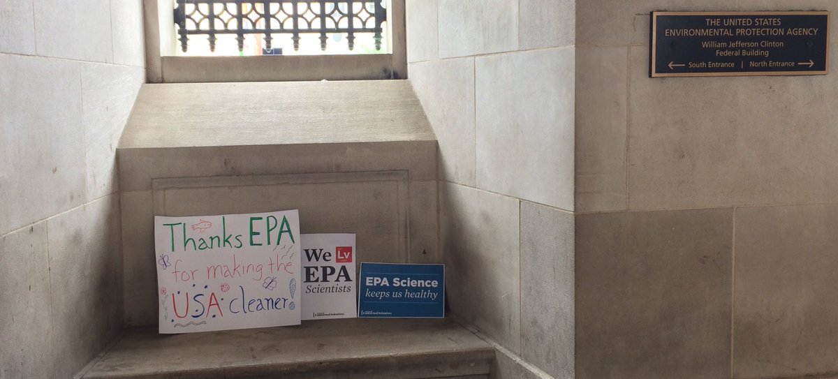 UCSLiz's tweet photo. Some love notes left behind at #EPA - keep up the good work, EPA workers! #ourEPA #StandwithEPA https://t.co/oWKqLwx0zZ