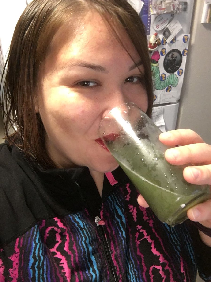 jjcdalton's tweet photo. My morning greens! My great tasting energy giver! #greens #teamberry #redlipsfithips https://t.co/47kv174O67