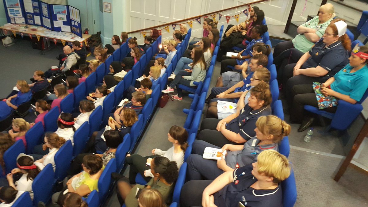 MelanieRitson's tweet photo. Super privileged to talk  today @ BCH with Pippa &amp; sophie, very nervous but we had a lovely audience of #nurseheroes @BCHScholars2015 https://t.co/P9e7bIYcWa