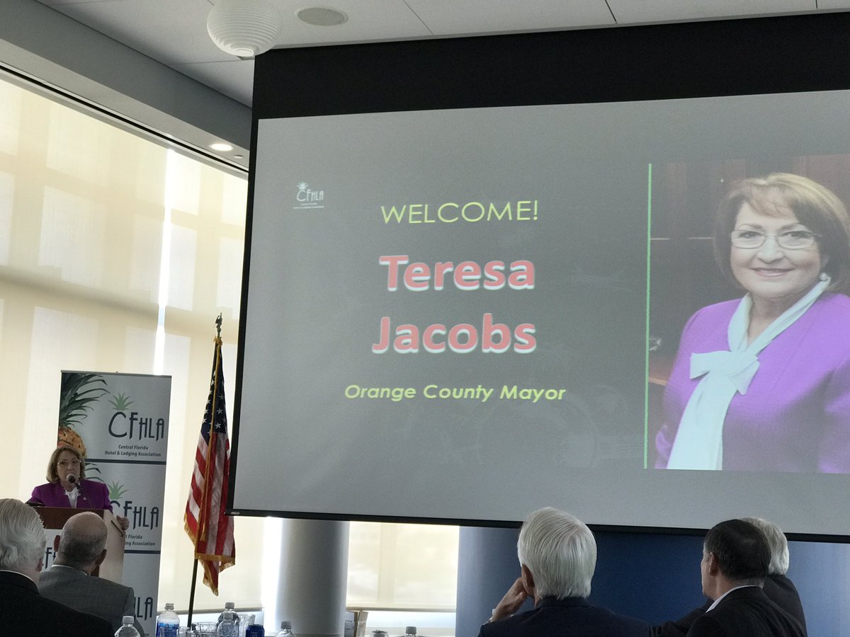 GRLobby's tweet image. @Mayor_Jacobs of @OrangeCoFL "swearing in" the first @CFHLA/@VisitOrlando #TourismAmbassadors!
