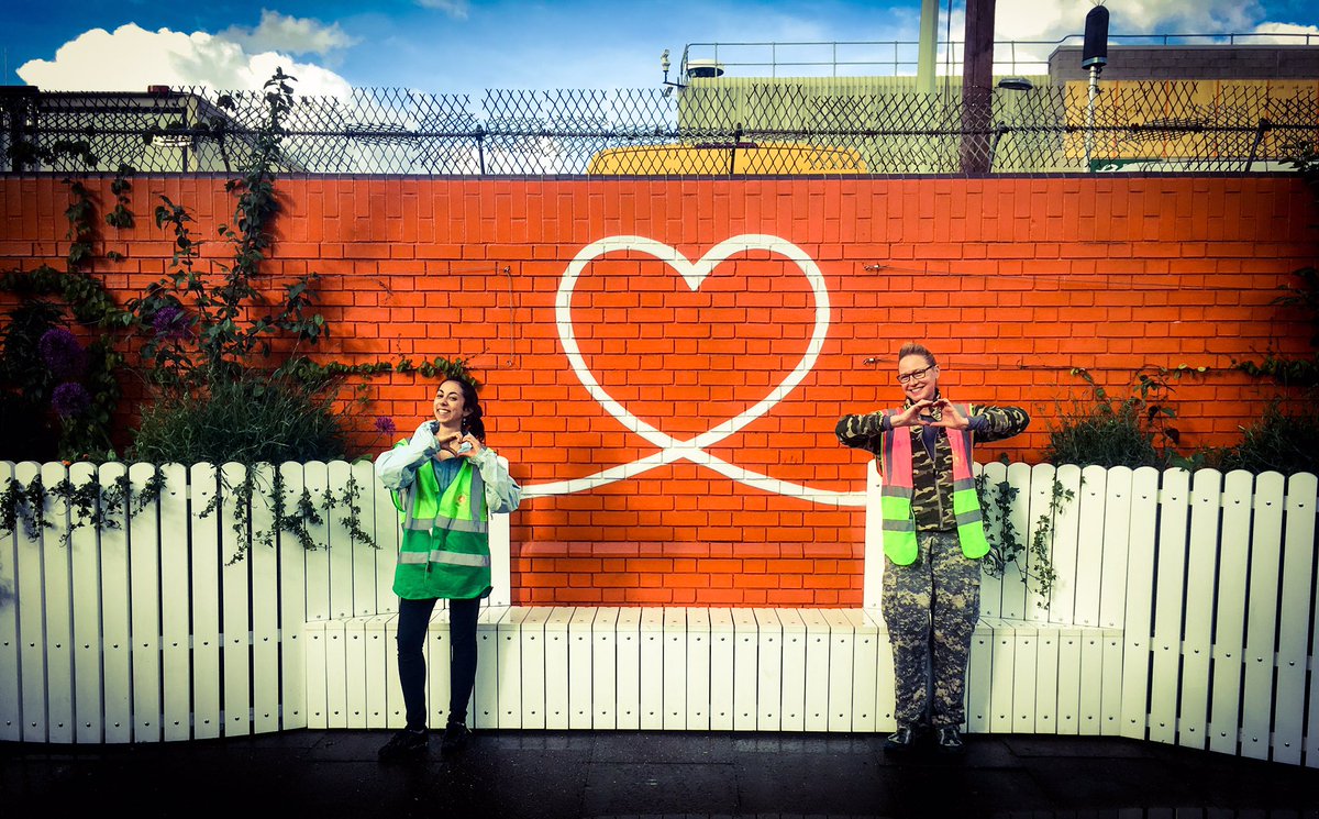 Happy Friday from Team EBS - thanx for all the local love for our #EdibleAvenue installation on Thessaly Rd especially @stgeorgeprimary kids