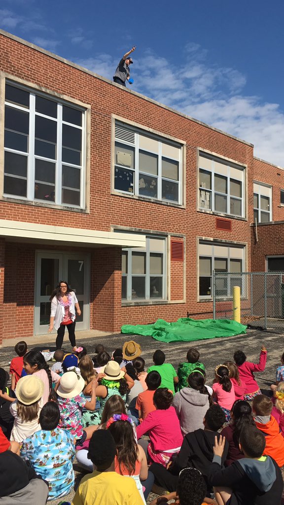sd925WIS's tweet photo. WIS 3rd graders egg-cited over STEM https://t.co/Lp8tai2yEm