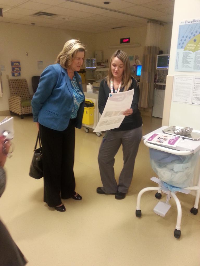 OakValleyHealth's tweet photo. Nurse Christine takes @HelenaJaczek around MSH NICU #mshbabylove #NursingWeek2017 https://t.co/2amwMLWHIQ