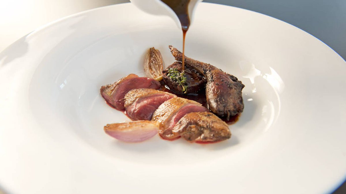 TimeOutGirona's tweet photo. 6 hotels amb uns restarurants de luxe que cal tastar (com a mínim) un cop a la vida 🤤 https://t.co/PXXR2LIjnJ https://t.co/31LPS2RGAm