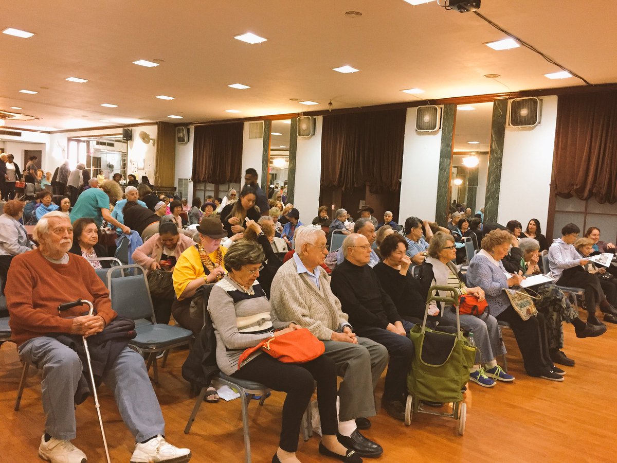 SelfhelpNY's tweet photo. Nutritious lunch & an Elvis impersonator at the #AustinSt @NYCSeniors #SeniorCenter in #Queens! @NYCMayor invest in vital #senior programs! https://t.co/s7rHor4ozO