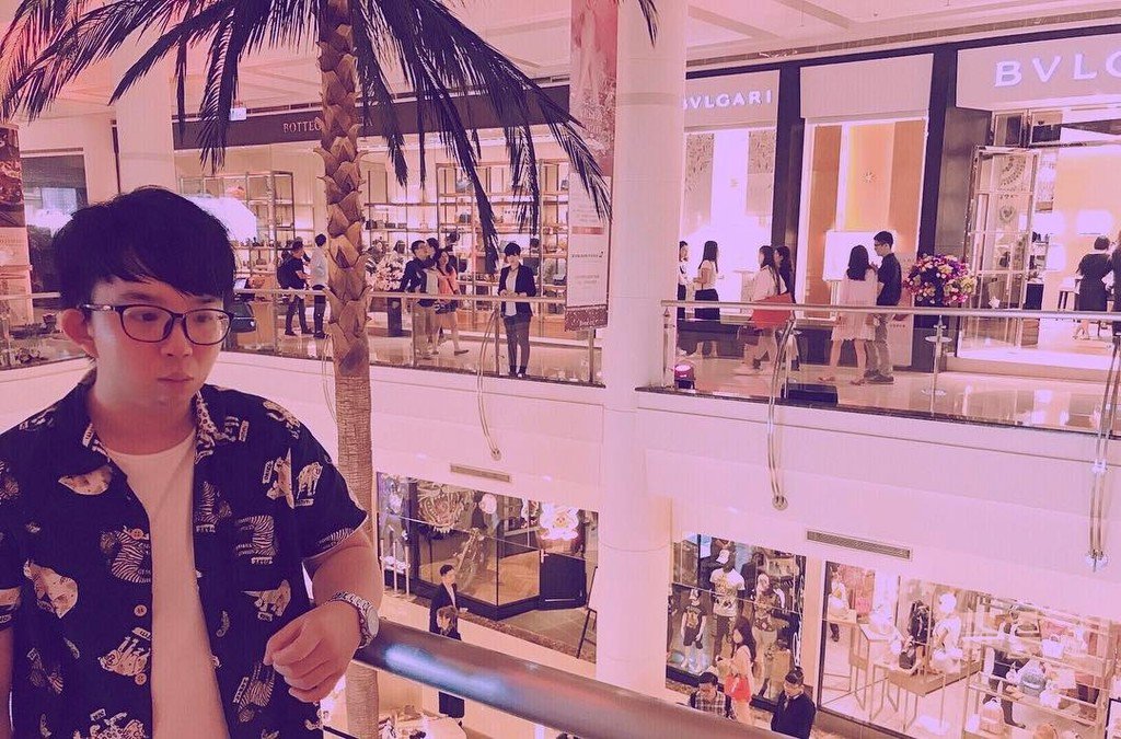 AlexLiang031's tweet photo. #luxury #shopping #fashion #animsl #life #citizen #like4like #breezenight #微風之夜 https://t.co/QMd7BZLu1Y https://t.co/t3UAoCB2Yq