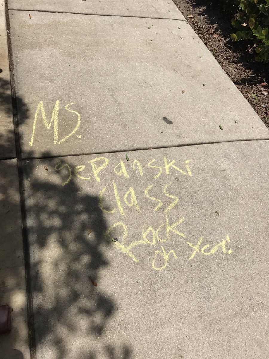 ObidiegwuCrew's tweet photo. Our class earned a reward of CHALK ART for being on time and filling in our chart! Look how @ParksideProud they are! 😍 https://t.co/jqhBwoXD7F