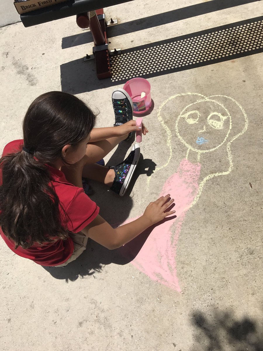 ObidiegwuCrew's tweet photo. Our class earned a reward of CHALK ART for being on time and filling in our chart! Look how @ParksideProud they are! 😍 https://t.co/jqhBwoXD7F