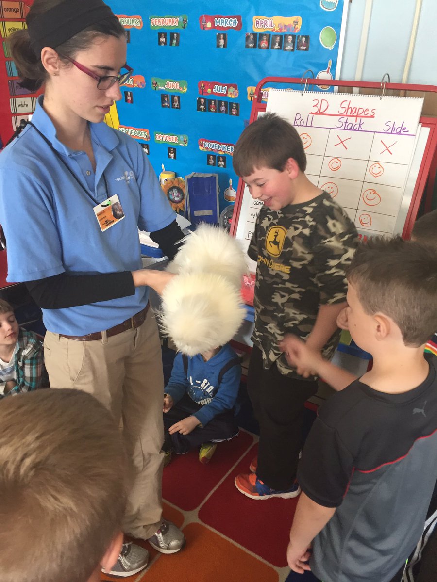 mrschudzinski's tweet photo. Today in K we are learning about animals! @els_eagles @PrincipalLuckey https://t.co/9AOYS0hymA