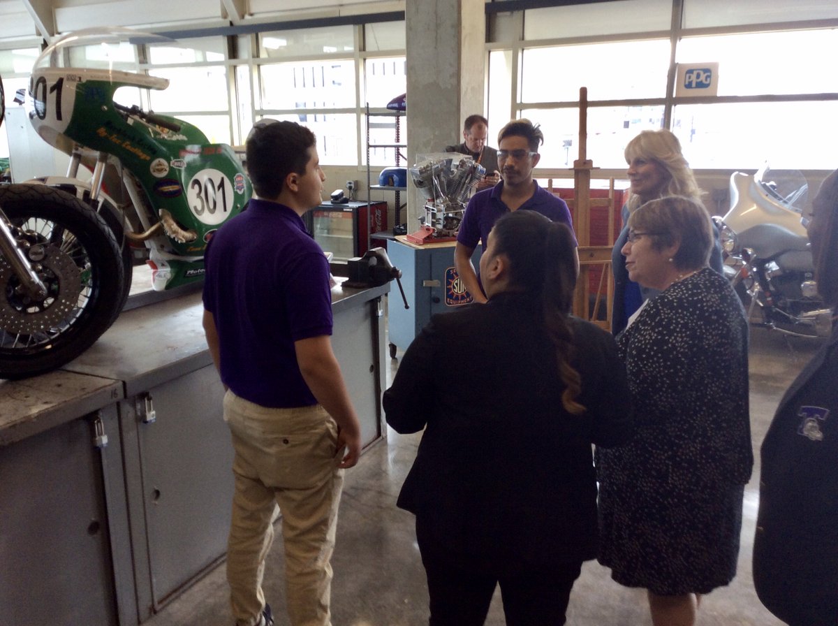 College_Promise's tweet photo. Students at #BradleyTech learn skills like welding and engineering. Dr. Biden spoke to one student about his work repairing a motorcycle! https://t.co/zv2hajmsfZ