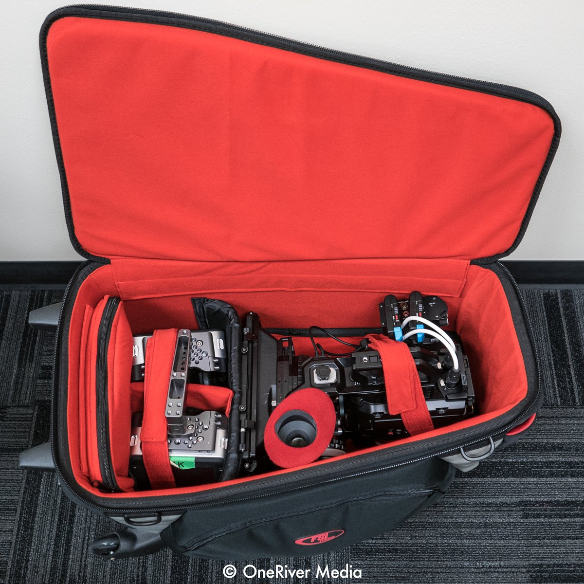 OneRiverMedia's tweet image. HUGE SALE on @FSISolutions CAM3 bag: ONLY $145 (normally $495). I LOVE THIS BAG! Fits so much and wheels are smooth.
shopfsi.com/ProductDetails…
