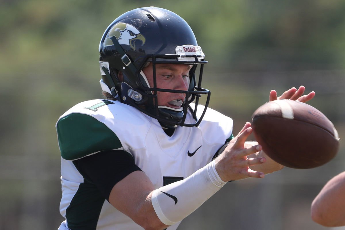 _TheOZone's tweet photo. Rosters for 19th annual Valor Bowl: https://t.co/YMpZbNRLst @Whippetfootball @UHSSports 
@WCEastFootball @MPFriars @GreatValleyFB https://t.co/yJ3a7LB0un