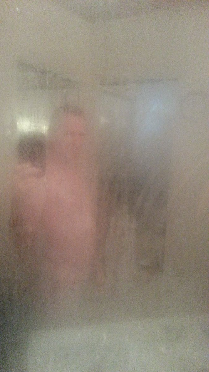 TheRealCyberelf's tweet photo. Wha?Oh Hello there Twitterverse.Yea, I'm in the shower. Be out soon.Sheesh.Happy #FlashthemFriday LOL https://t.co/xbURIqg2nV