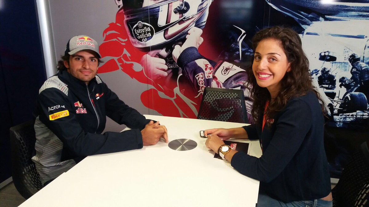 giselle_zm's tweet image. La victima del #PASSGAME esta semana obviamente tenía que ser un español!! @Carlossainz55 🇪🇸👊🏽 a tope en @F1LatinAmerica