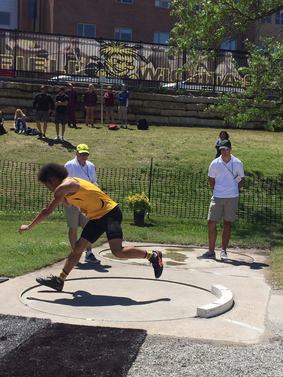 GoShockersTFXC's tweet photo. After 3 events, 
Ben Johnson leads with 2297 pts 
Kaden Griffin 2nd with 2291 pts 
John Nicholas 7th with 2039 pts 
@kgallme @Jnick_8 https://t.co/seh9zQkZS5