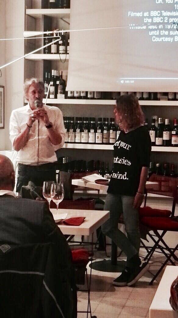 JustWineconcept's tweet photo. Grande serata ieri: Vini e Vinili! Grazie a tutti!! https://t.co/nZblj2g5DI