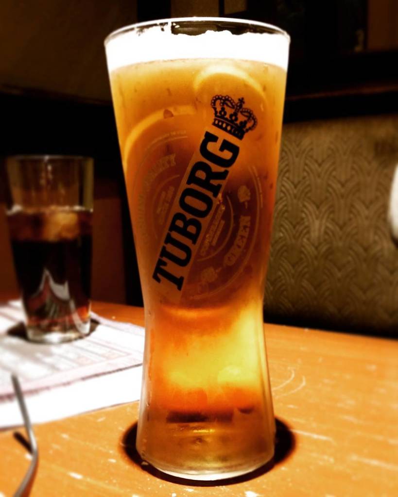 hairybarsnacks's tweet photo. #pint of #tuborg #lager at the #lastpost #loughton #essex. #niceandcold. #beer #ale #danish #denmark. https://t.co/IJVV7sLoYG https://t.co/ZE7IKQHcsG