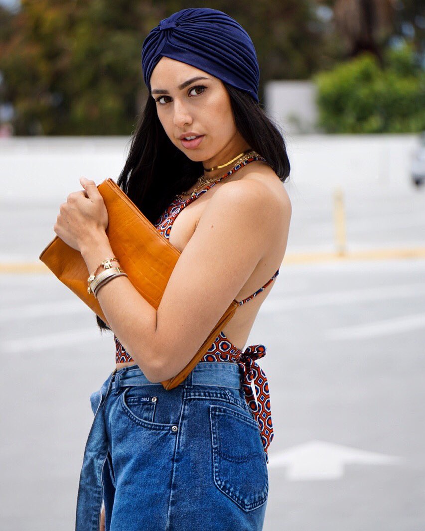 obfcla's tweet photo. FRIYAY! What are your plans for the weekend? 🍷💃 #ootd #obfcla #styleblogger #styleblog #style #blogger https://t.co/fgf7vOoxOi