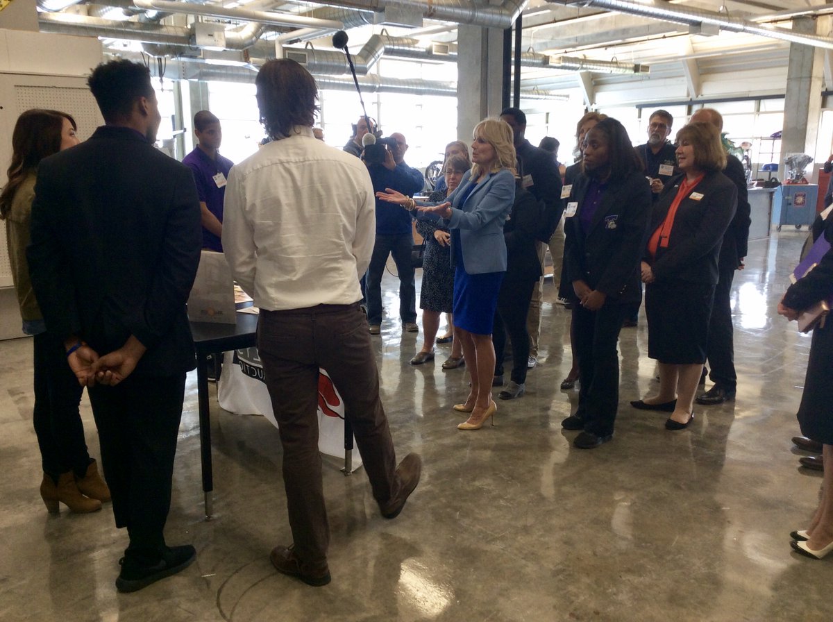 College_Promise's tweet photo. Dr. Biden talking to future @MATCPromise students about their career aspirations. #BradleyTech #FreeCommunityCollege https://t.co/IwMnQO7lUx