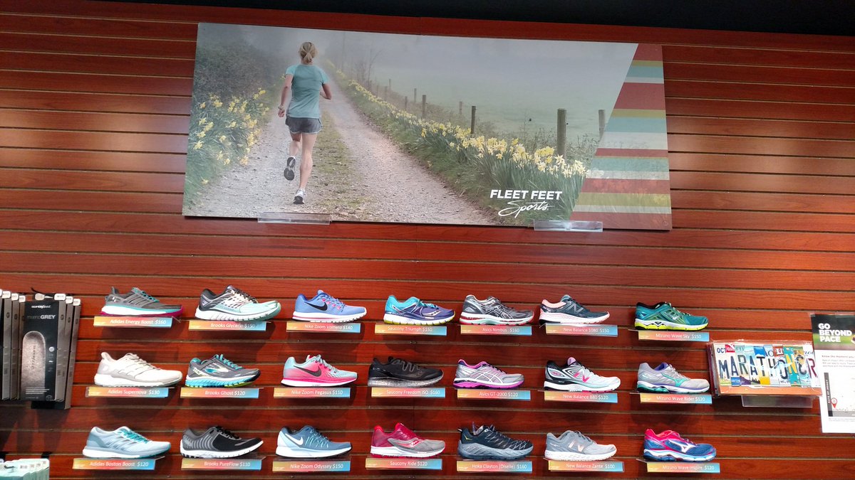 OhioGuidestone's tweet photo. We're at @FleetFeetSports in Strongsville for early packet pick-up for the #PromiseRun. Stop by 2pm-7pm to pick up your packet! @medmutual https://t.co/Uq633K5Ib5