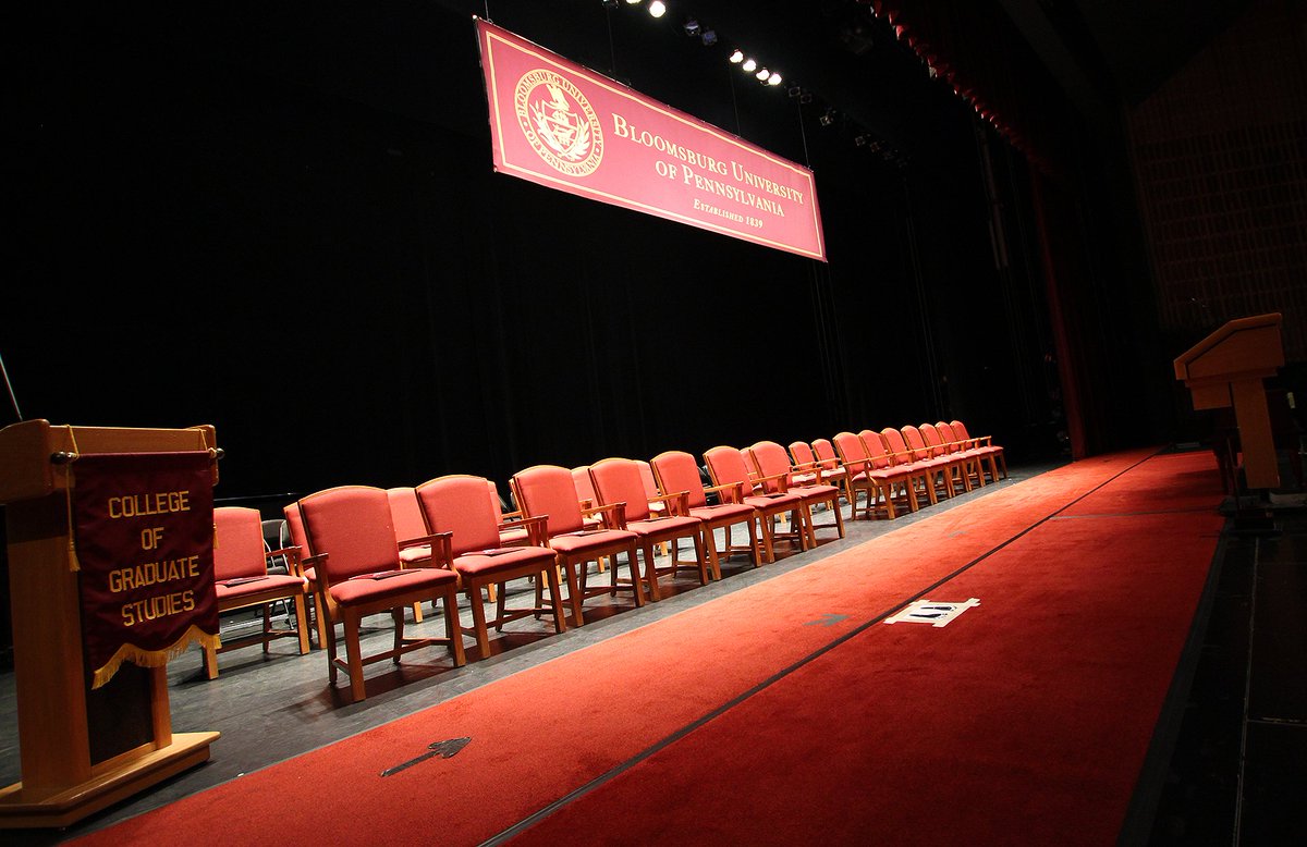 BloomsburgU's tweet photo. Stage is set. Ready to walk? 👨‍🎓👩‍🎓🐾 #GraduateCommencement #HuskyPride https://t.co/xG4TG78YNr https://t.co/DCclY7TXSM