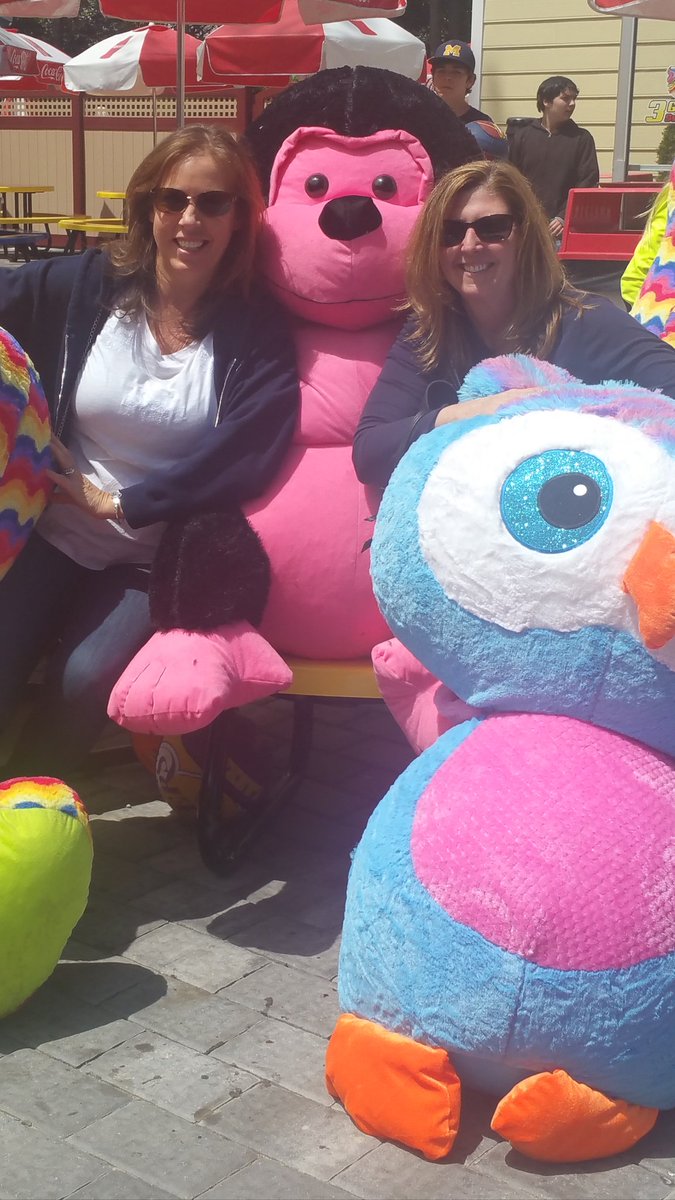 LisaMiano's tweet photo. Having fun with our friendd at Adventureland!!! @BernerChiefs https://t.co/7f7oNiGja1